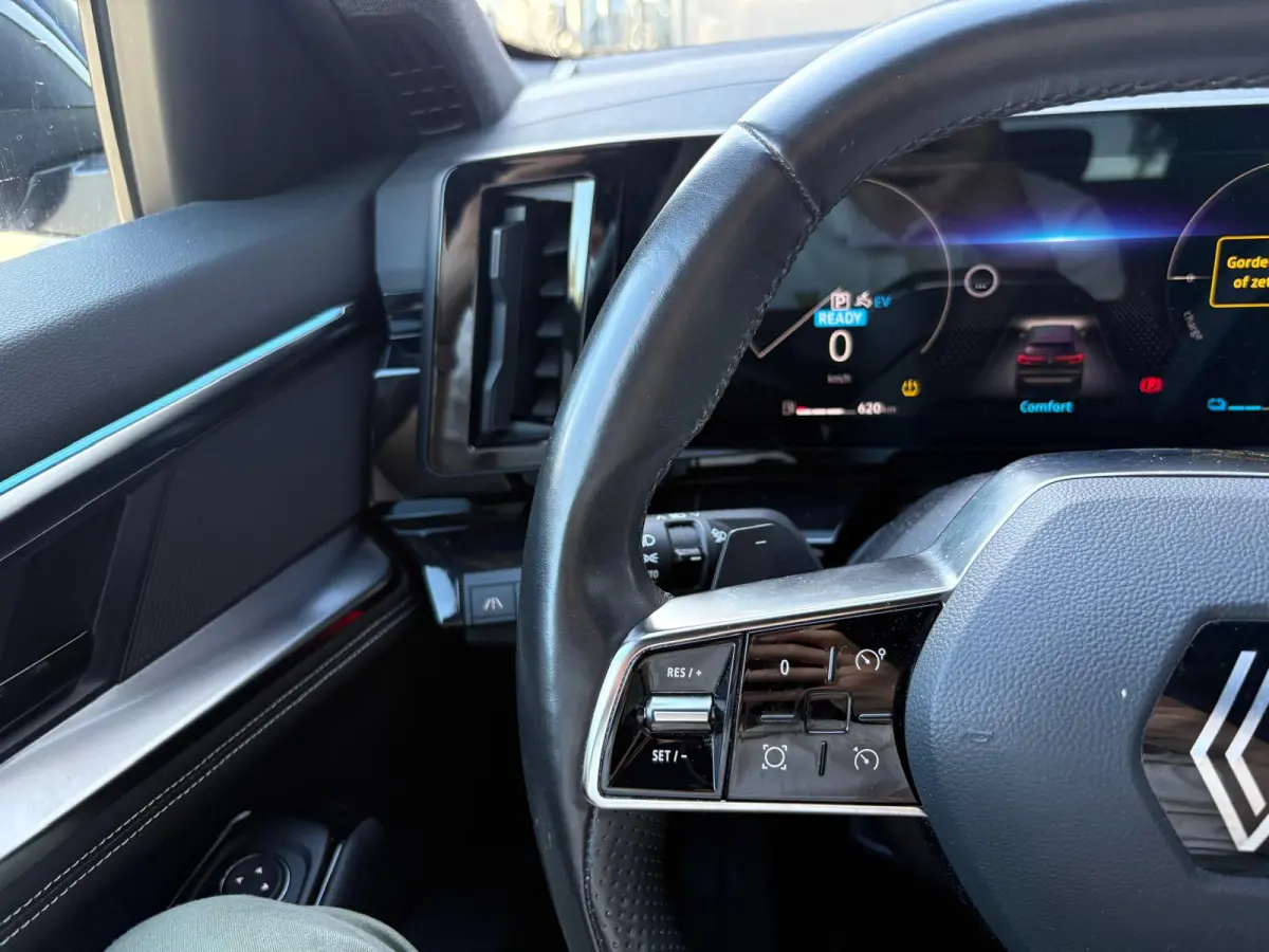 1.2 E-Tech Full Hybrid 200PK Techno Navigatie/Parkeerhulp/Carplay-android/Keyless