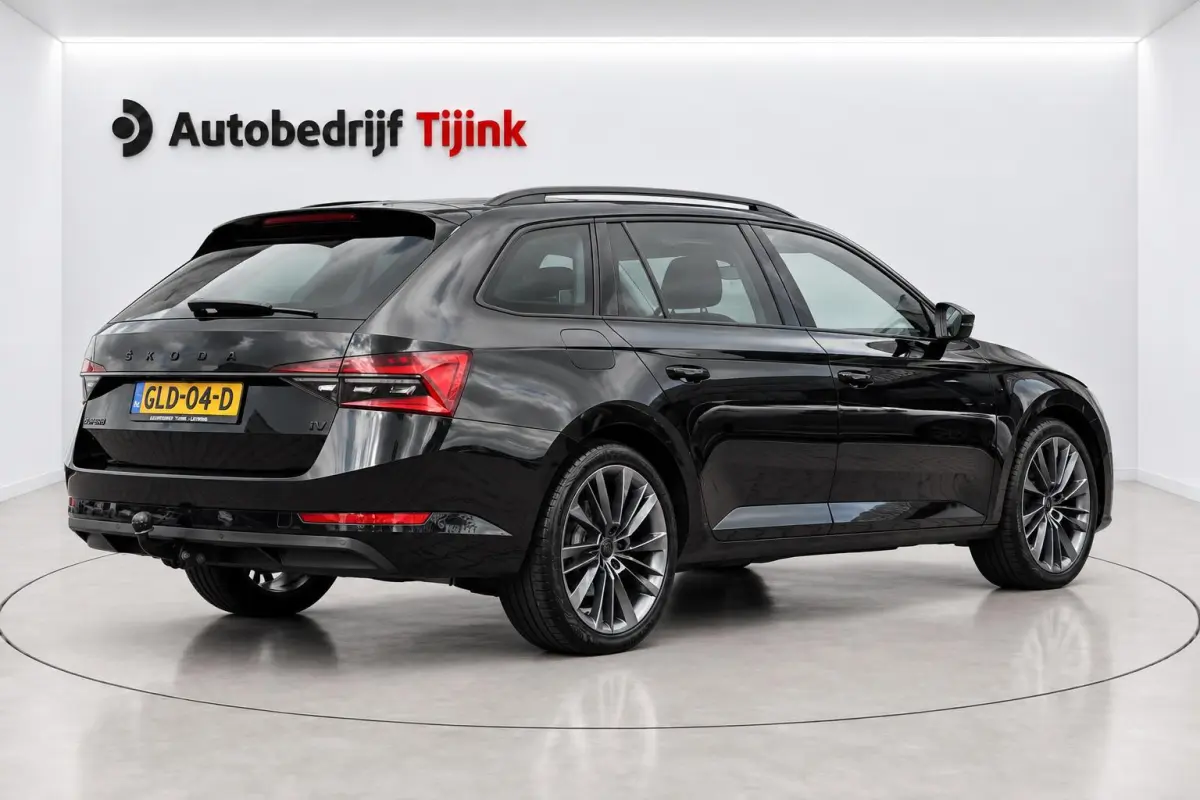 1.4 TSI iV Business Edition Plus | Pano | Trekhaak | Matrix LED | Stoel & stuurverw. | Elek. stoelen | Elek. achterklep | ACC | Blind spot |