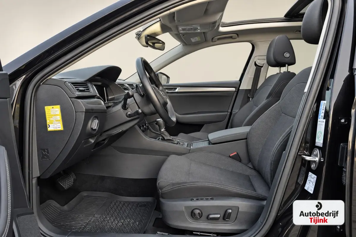 1.4 TSI iV Business Edition Plus | Pano | Trekhaak | Matrix LED | Stoel & stuurverw. | Elek. stoelen | Elek. achterklep | ACC | Blind spot |