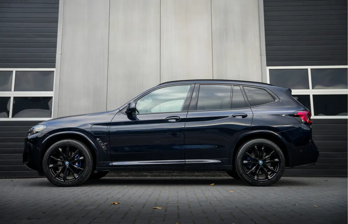 xDrive30e 292 pk High Executive M-Sport / BTW-Auto/ Pano-Dak/ H&K/ Head-Up/ ACC/ Keyless/ Camera/ M-Stoel/ Memory/ Stoelverw./ 20'' LMV