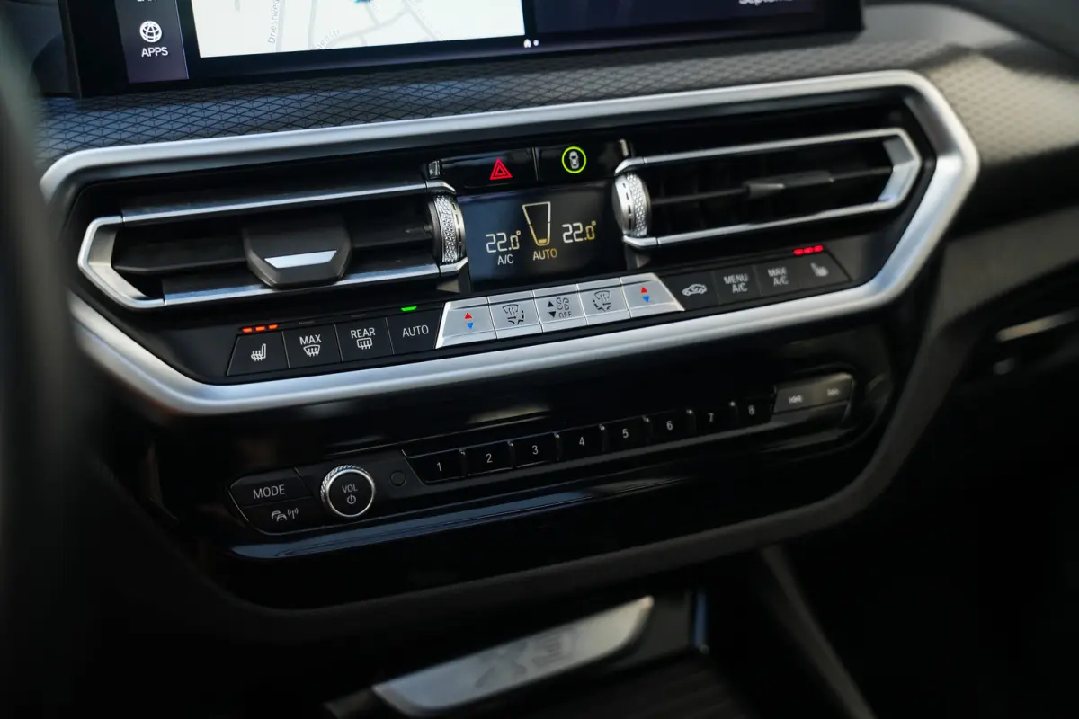 xDrive30e 292 pk High Executive M-Sport / BTW-Auto/ Pano-Dak/ H&K/ Head-Up/ ACC/ Keyless/ Camera/ M-Stoel/ Memory/ Stoelverw./ 20'' LMV