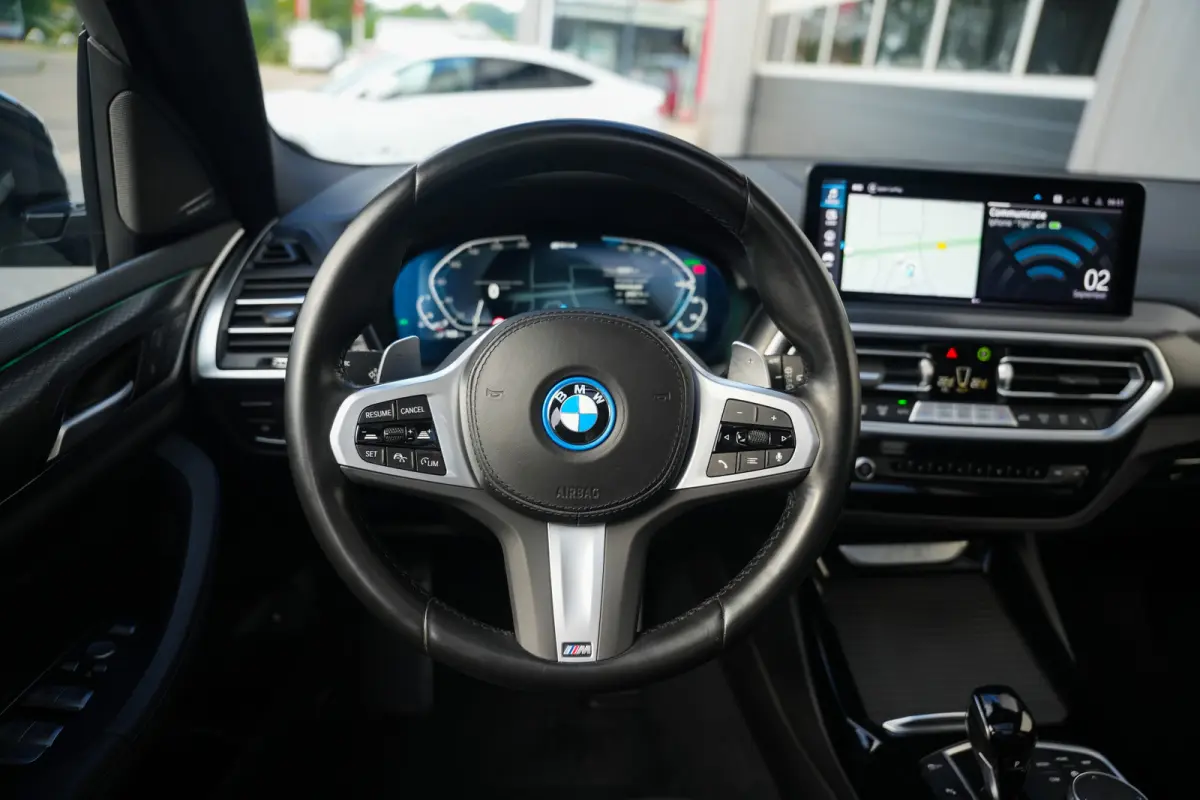 xDrive30e 292 pk High Executive M-Sport / BTW-Auto/ Pano-Dak/ H&K/ Head-Up/ ACC/ Keyless/ Camera/ M-Stoel/ Memory/ Stoelverw./ 20'' LMV