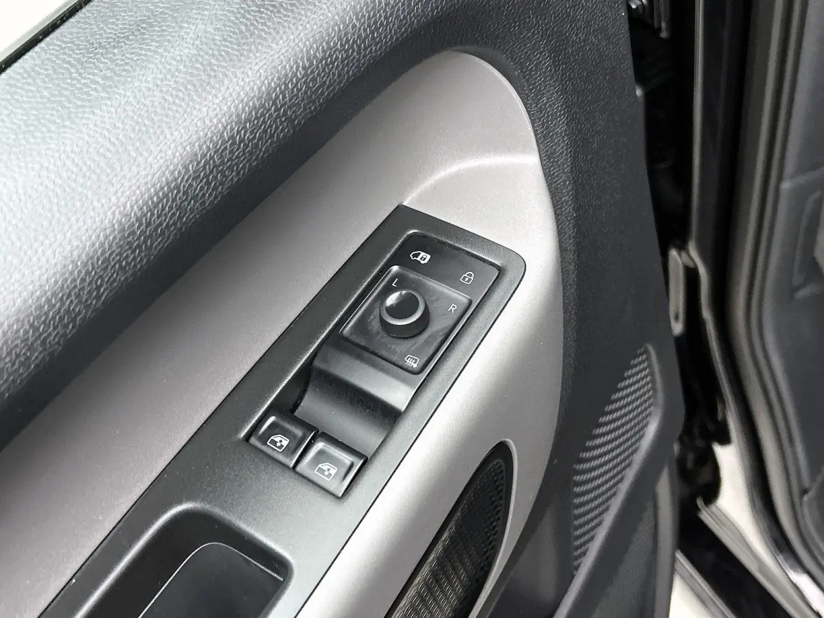 204PK | SOH 94% | Airco | Trekhaak | Achteruitrijcamera | Multifunctioneel Stuurwiel | Cruise Control | Apple/Android Carplay |