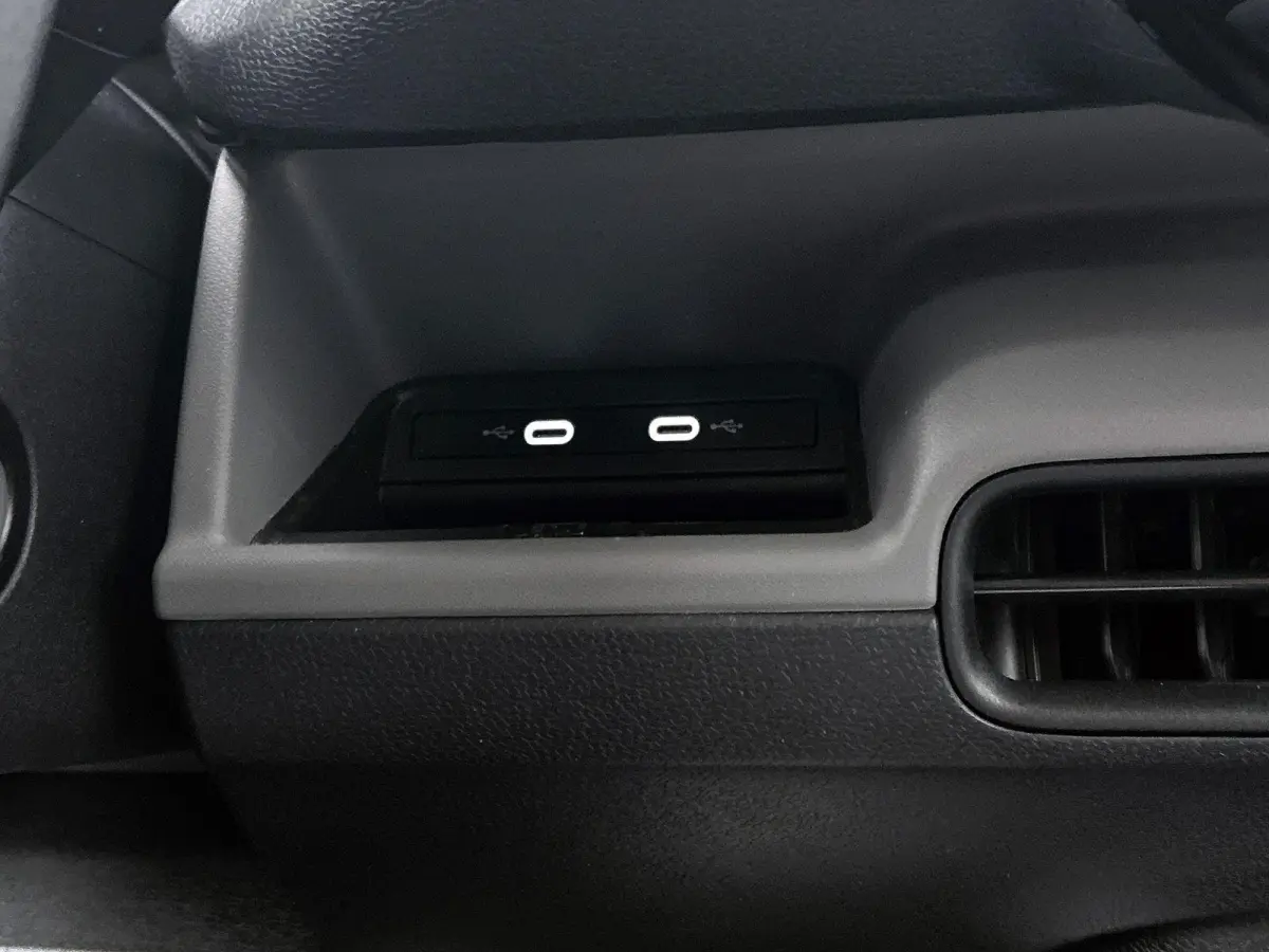 204PK | SOH 94% | Airco | Trekhaak | Achteruitrijcamera | Multifunctioneel Stuurwiel | Cruise Control | Apple/Android Carplay |