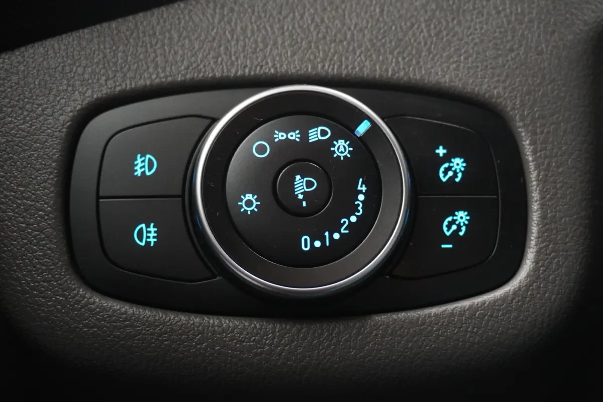 1.5 EcoBlue 100PK Automaat EURO 6 - Airco - Navi - Cruise - €11.950,- Excl.