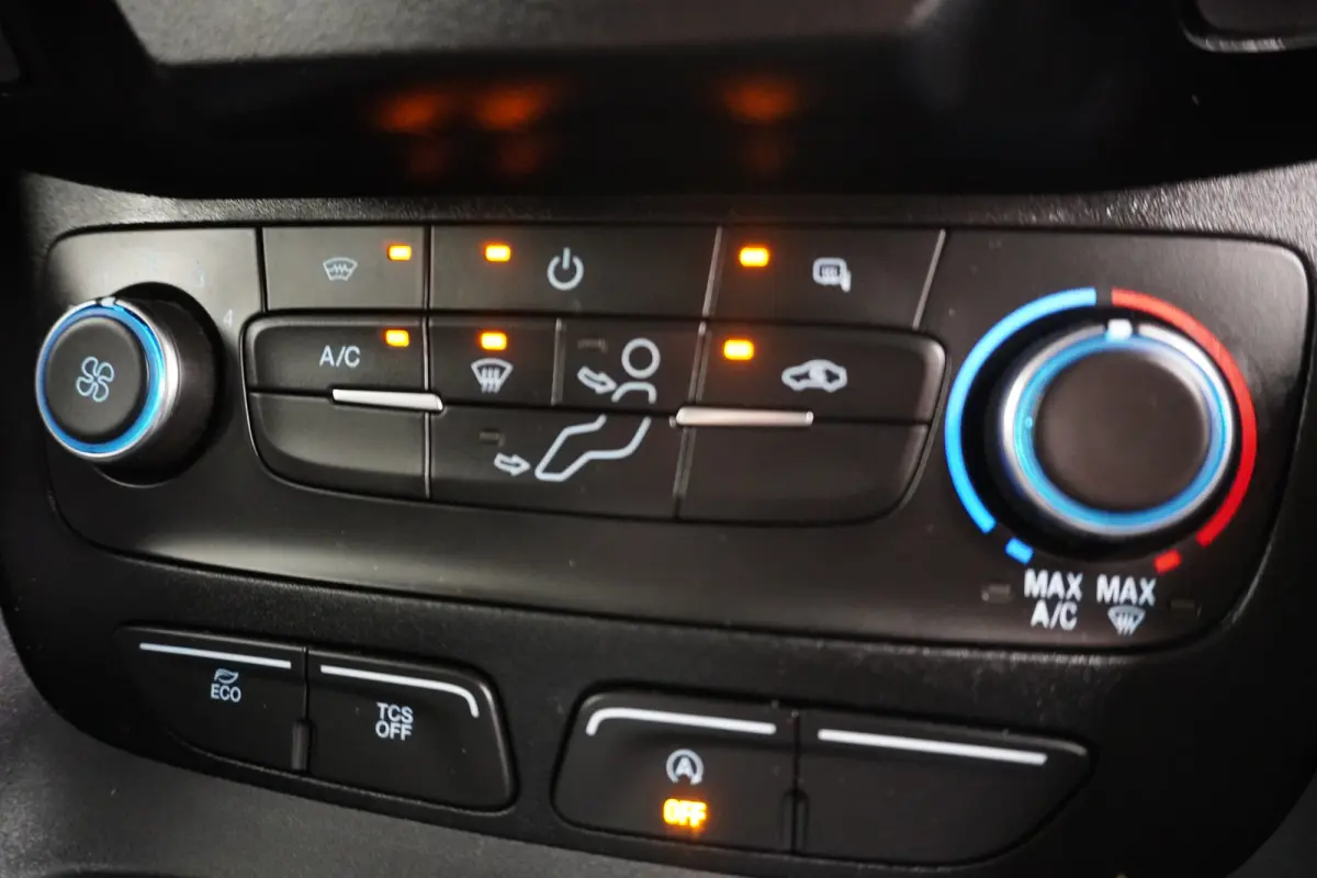 1.5 EcoBlue 100PK EURO 6 - Airco - Navi - Cruise - €12.950,- Excl.