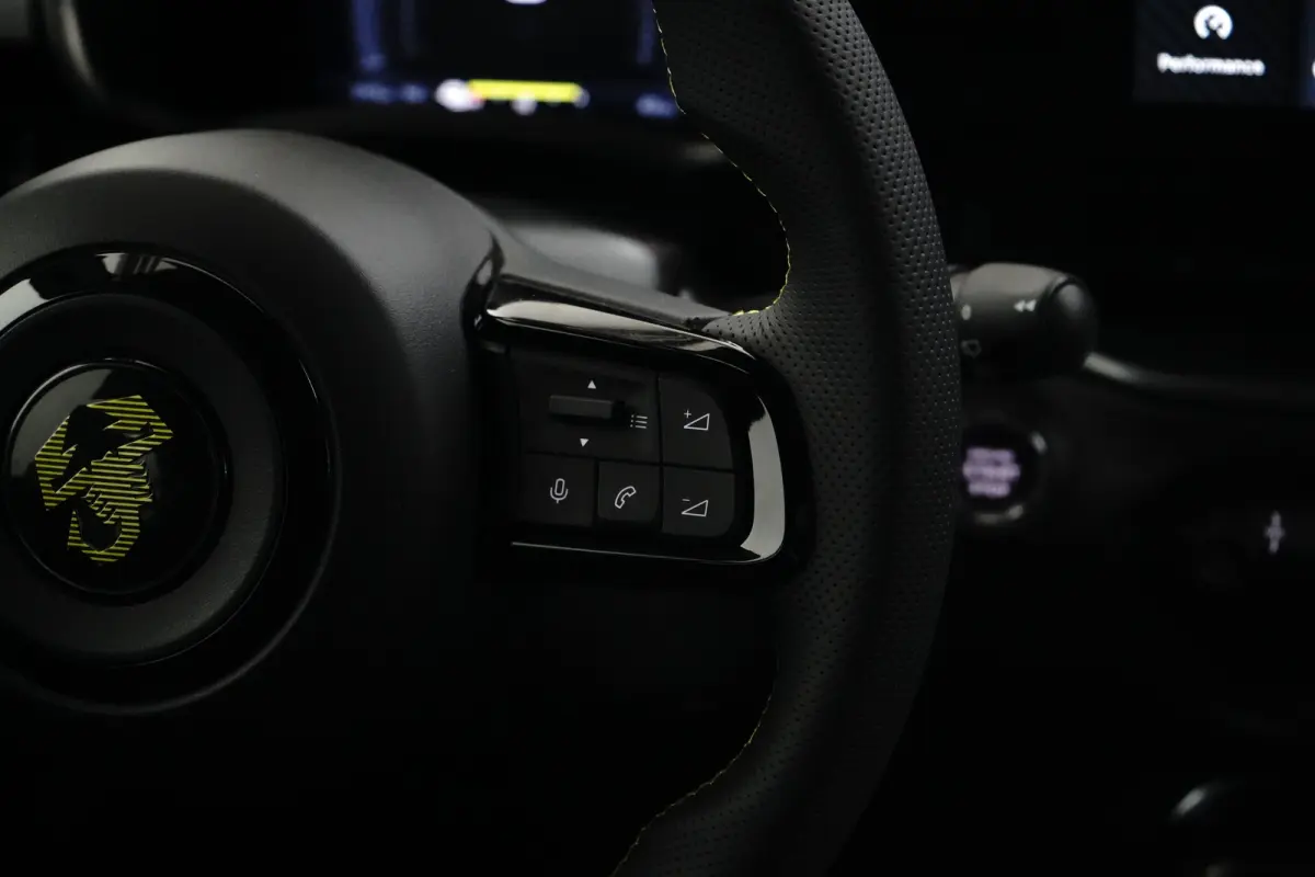 Turismo 54 kWh 240 pk Fiat | 96% SOH | | 11 kW lader | Airco (automatisch) | Apple Carplay/Android Auto|telefoonintegratie premium