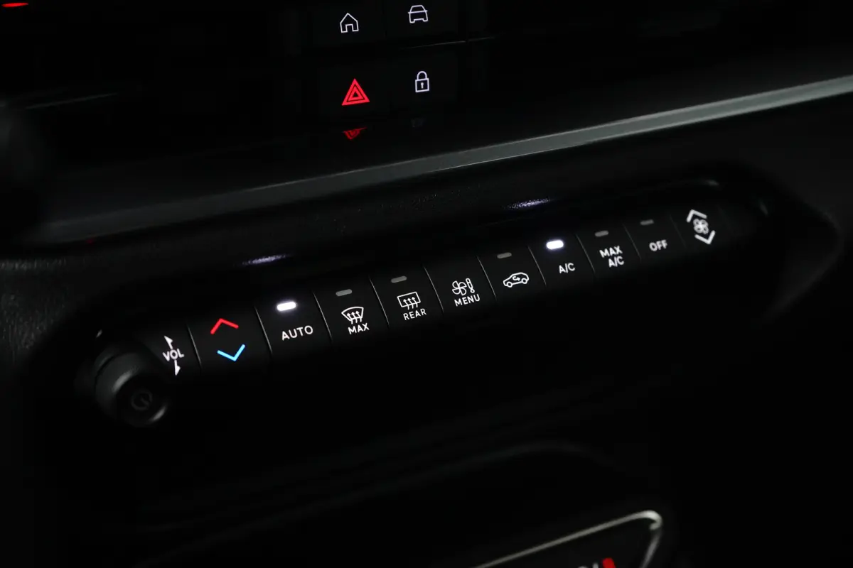 Turismo 54 kWh 240 pk Fiat | 96% SOH | | 11 kW lader | Airco (automatisch) | Apple Carplay/Android Auto|telefoonintegratie premium