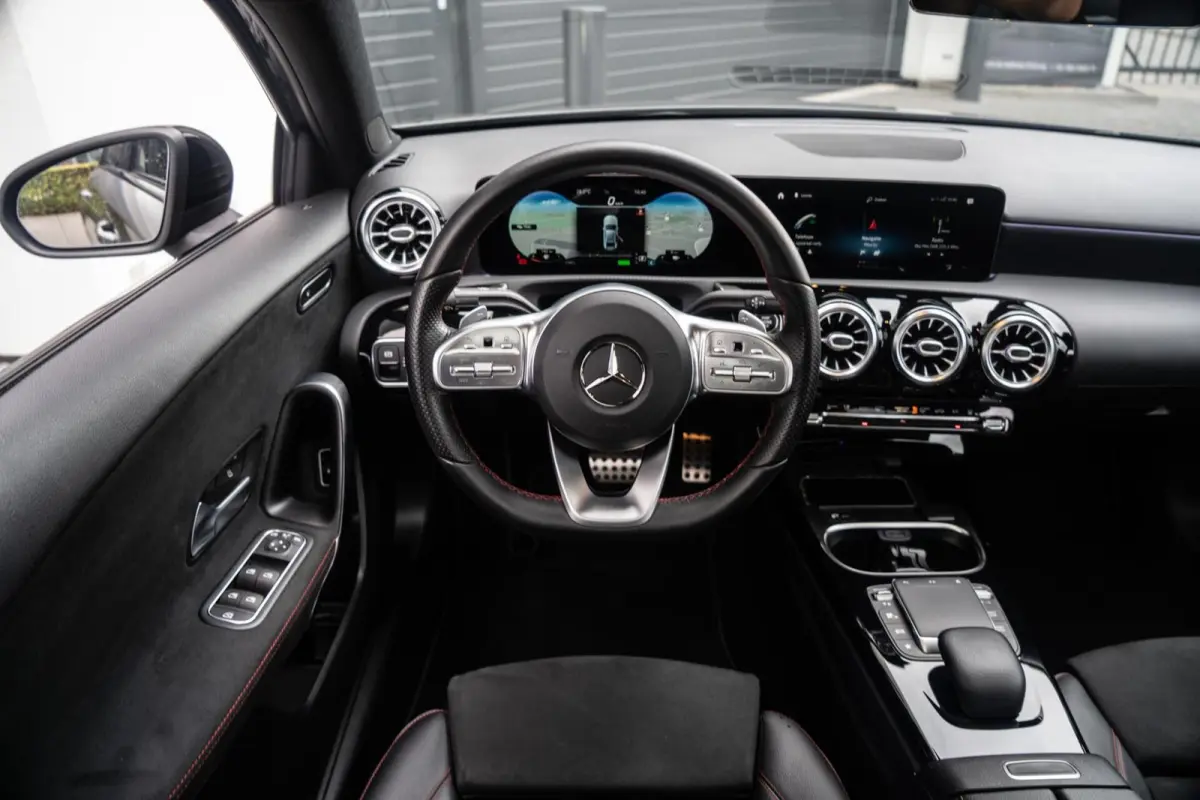 250 e AMG NIGHT PANO / AMBI LED / CARPLAY