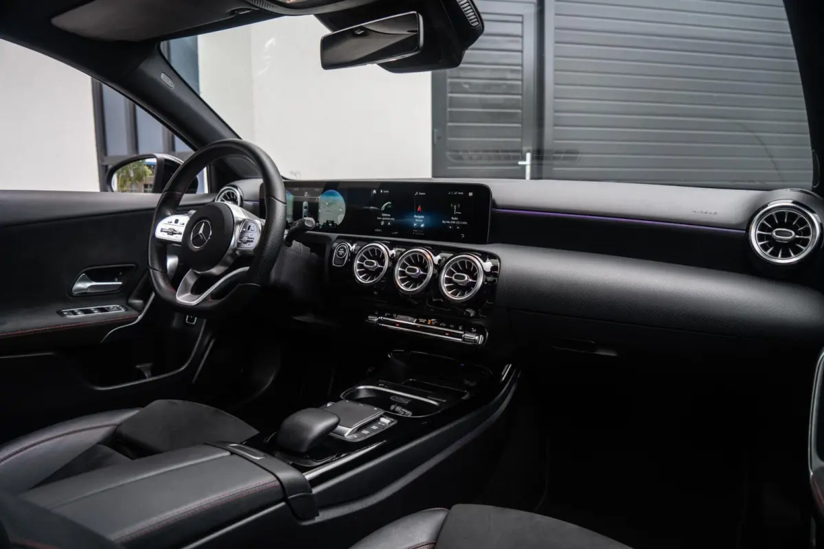 250 e AMG NIGHT PANO / AMBI LED / CARPLAY