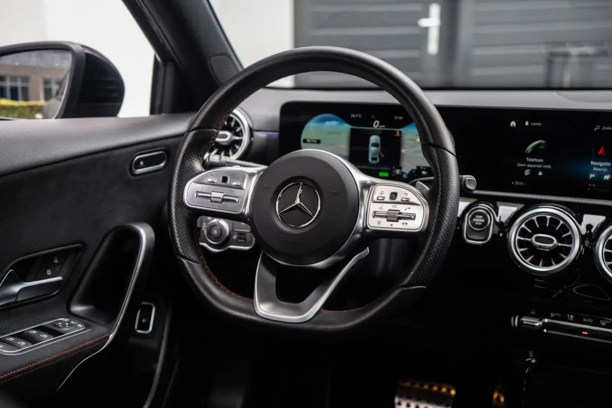 250 e AMG NIGHT PANO / AMBI LED / CARPLAY