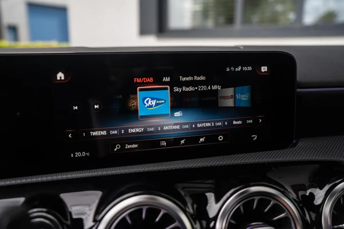 250 e AMG NIGHT PANO / AMBI LED / CARPLAY