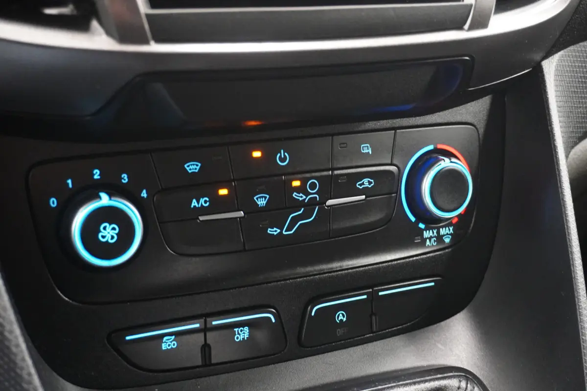 1.5 EcoBlue 100PK L2 EURO 6 - Airco - Navi - Cruise - €13.950,- Excl.