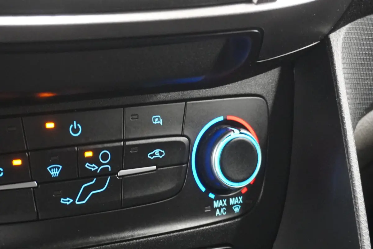 1.5 EcoBlue 100PK L2 EURO 6 - Airco - Navi - Cruise - €13.950,- Excl.