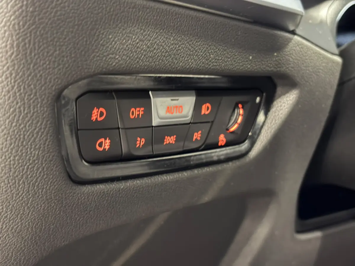 420i High Executive H/K | Camera |Stoel/stuur/nek verwarming | Carplay | Navigatie