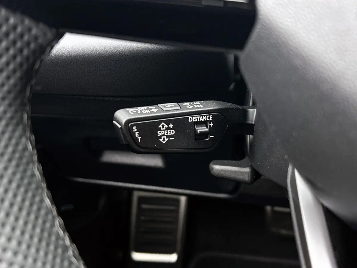Limousine 2.0 quattro S edition Trekhaak | Privacy Glas | Matrix LED-Koplampen | Stoelverwarming | Elektr. vestelbare bestuurdersstoel met geheugen | Navigatie