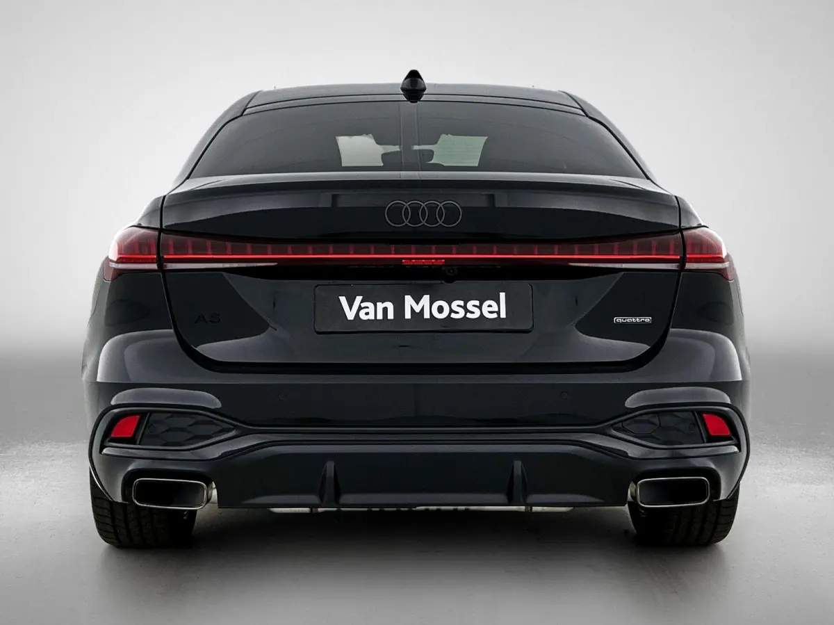Limousine 2.0 quattro S edition Trekhaak | Privacy Glas | Matrix LED-Koplampen | Stoelverwarming | Elektr. vestelbare bestuurdersstoel met geheugen | Navigatie