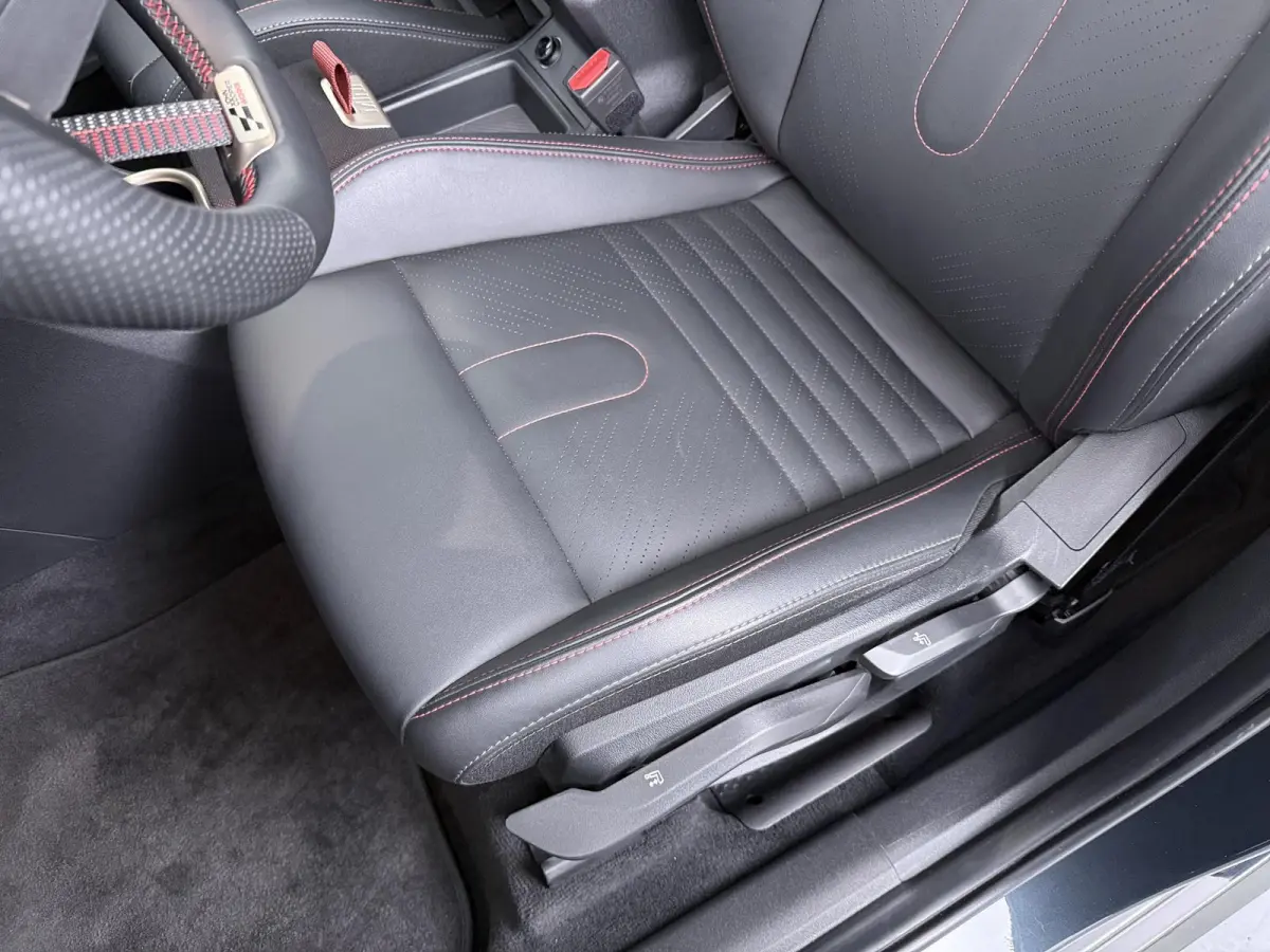 C John Cooper Works | Pakket L | Comfort Access | Stoel & Stuurverwarming | Panoramadak | 360 graden camera