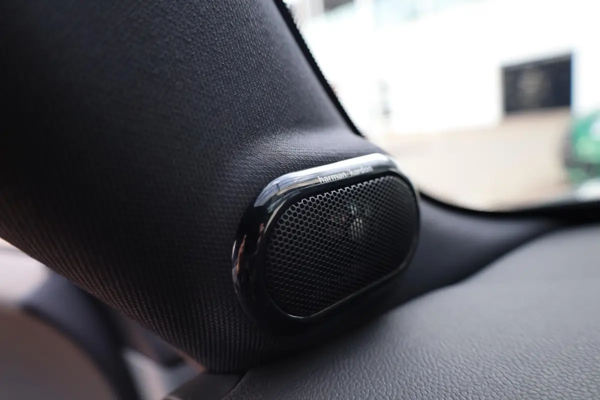 Cooper | Panoramadak | Comforttoegang | Stoelverwarming | Park Distance Control (PDC) | Harman Kardon