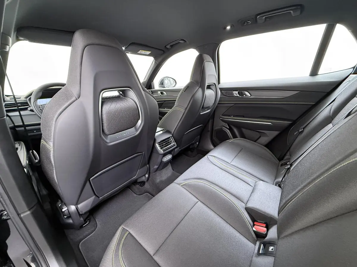 1.5 Core NIEUW MODEL! | FABRIEKSGARANTIE T/M 2030! | CAMERA| STOELVERWARMING| APPLE CARPLAY| ADAPTIVE CRUISE CONTROL|