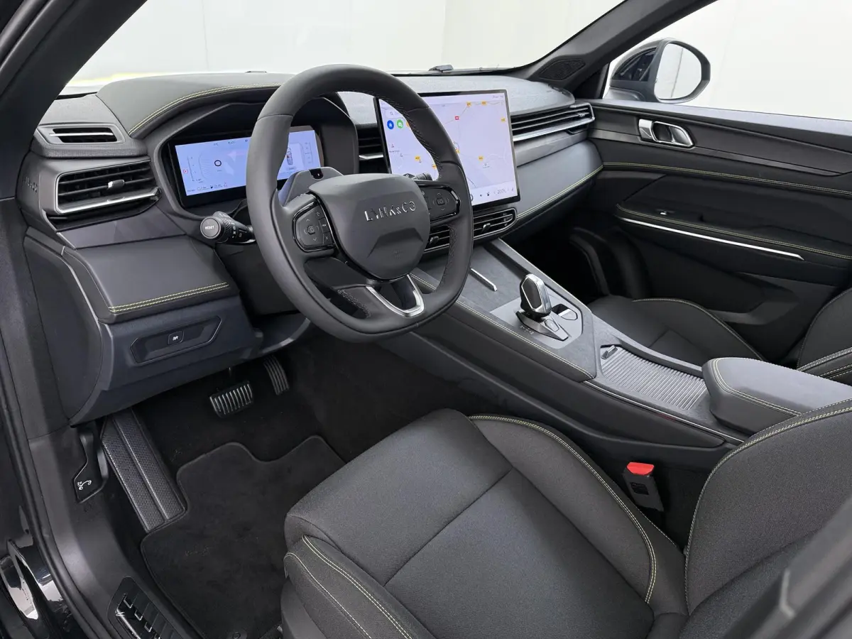 1.5 Core NIEUW MODEL! | FABRIEKSGARANTIE T/M 2030! | CAMERA| STOELVERWARMING| APPLE CARPLAY| ADAPTIVE CRUISE CONTROL|