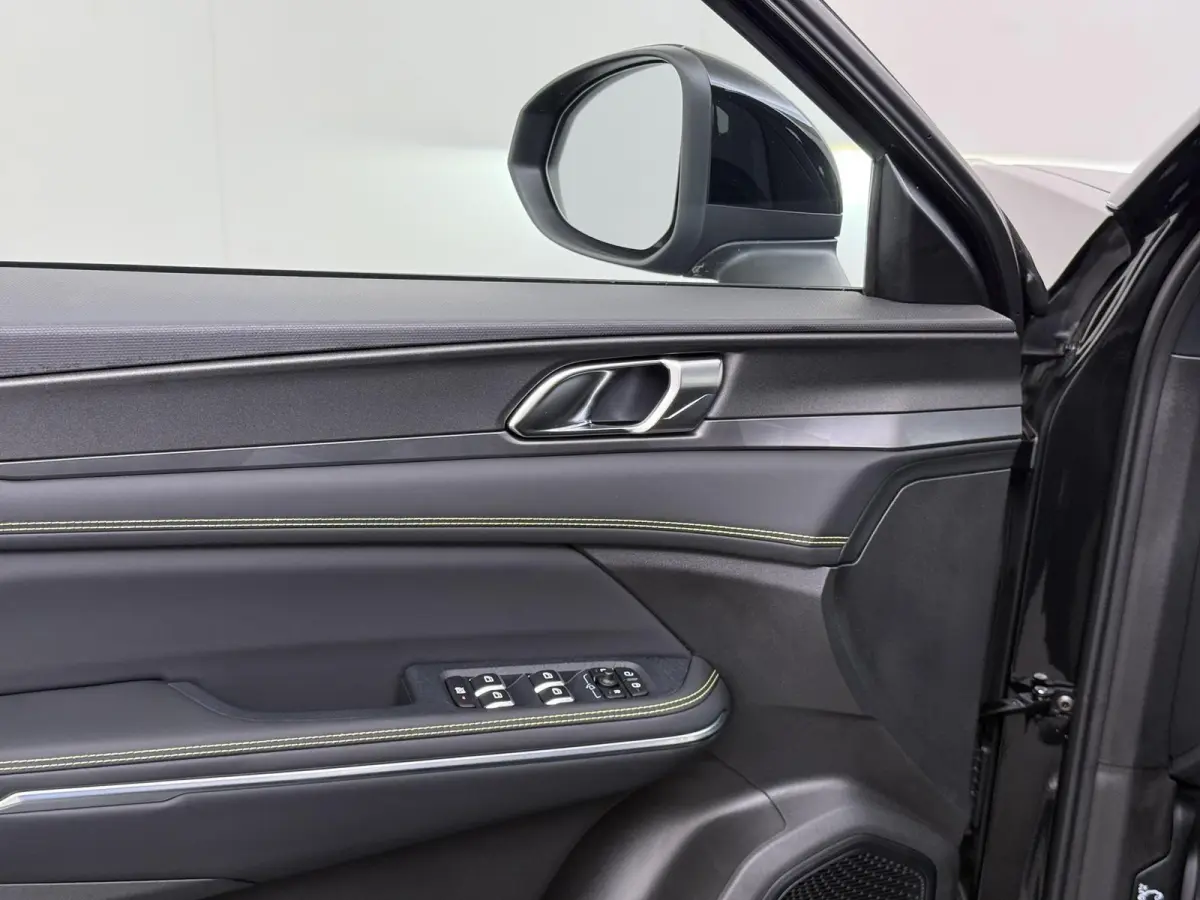 1.5 Core NIEUW MODEL! | FABRIEKSGARANTIE T/M 2030! | CAMERA| STOELVERWARMING| APPLE CARPLAY| ADAPTIVE CRUISE CONTROL|