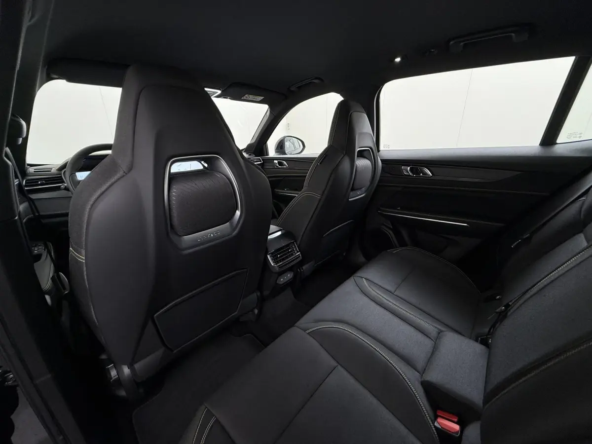 1.5 Core NIEUW MODEL! | FABRIEKSGARANTIE T/M 2030! | CAMERA| STOELVERWARMING| APPLE CARPLAY| ADAPTIVE CRUISE CONTROL|