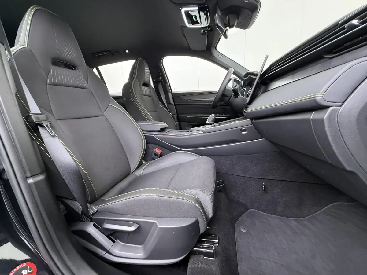 1.5 Core NIEUW MODEL! | FABRIEKSGARANTIE T/M 2030! | CAMERA| STOELVERWARMING| APPLE CARPLAY| ADAPTIVE CRUISE CONTROL|
