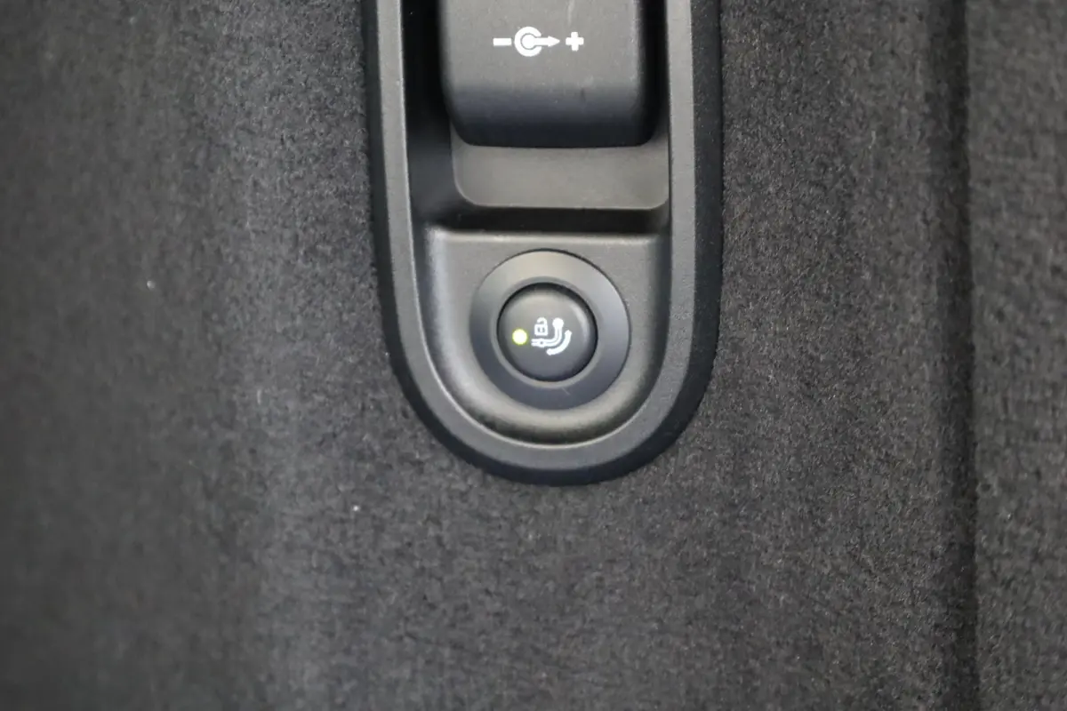 520i High Executive Edition | Luxury Line| HiFi System | Stoelverwarming | trekhaak elektrisch |