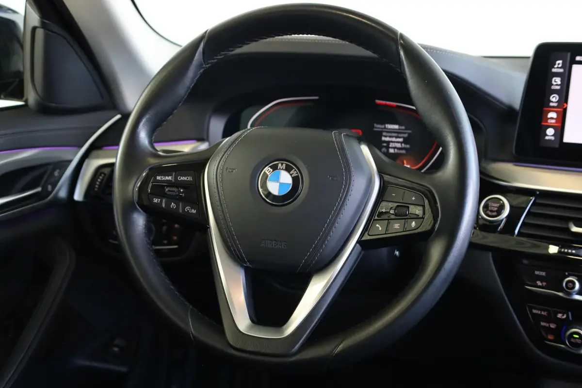 520i High Executive Edition | Luxury Line| HiFi System | Stoelverwarming | trekhaak elektrisch |