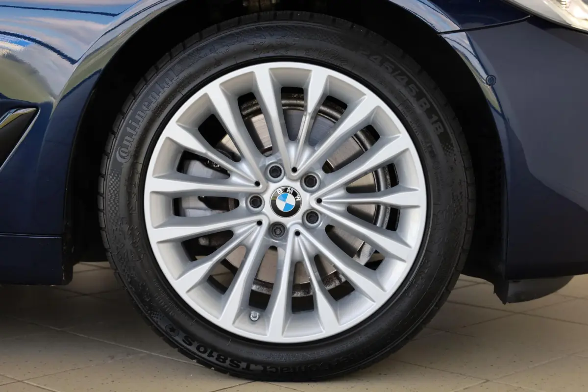 520i High Executive Edition | Luxury Line| HiFi System | Stoelverwarming | trekhaak elektrisch |