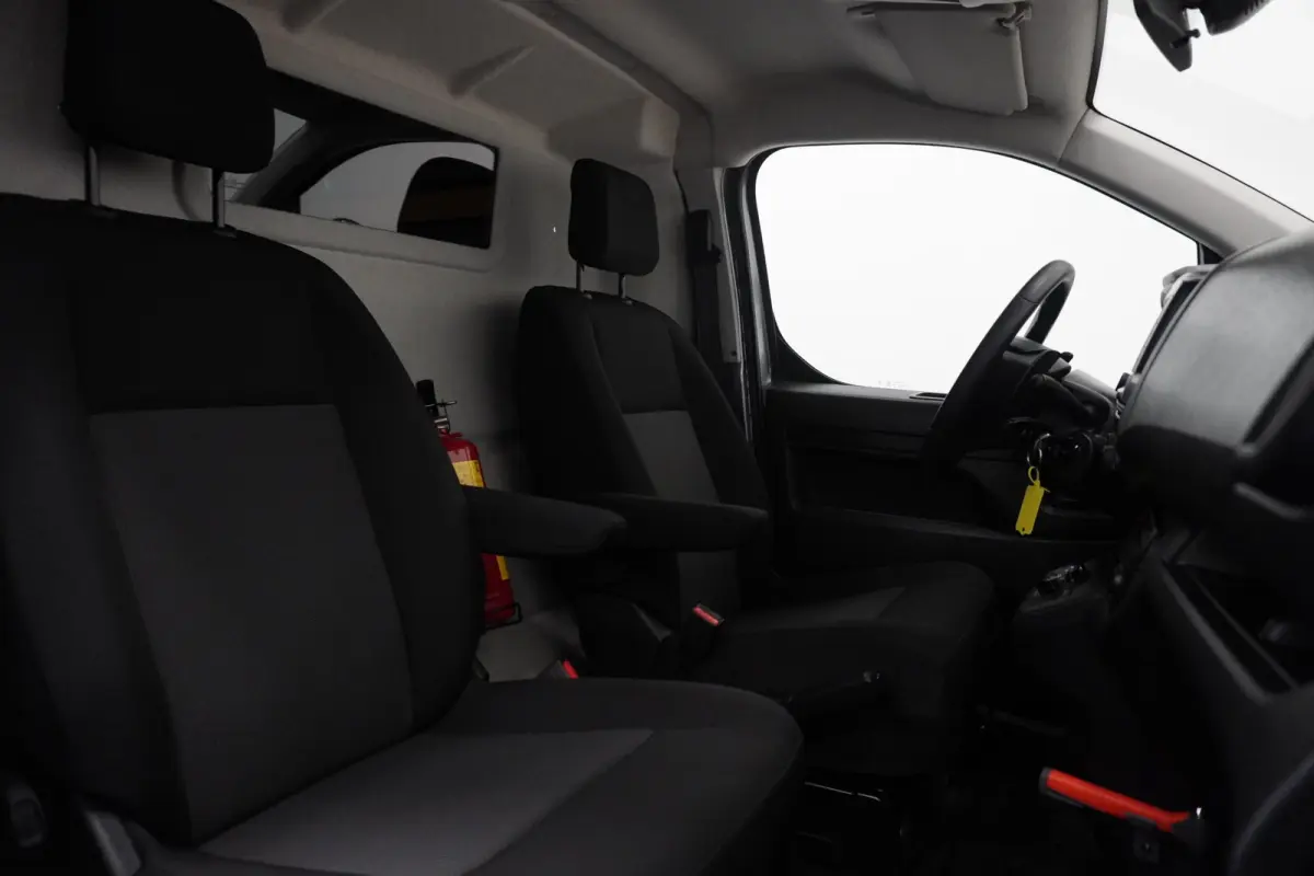 2.0 BlueHDI 180PK Automaat L2 EURO 6 - Airco - Navi - Cruise - €15.950,- Excl.