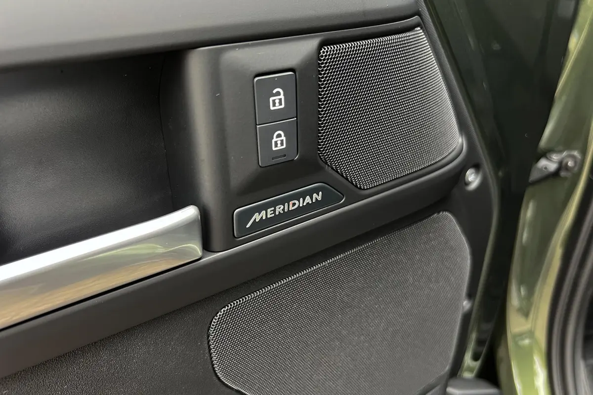 P300e X-Dynamic I URBAN Widetrack