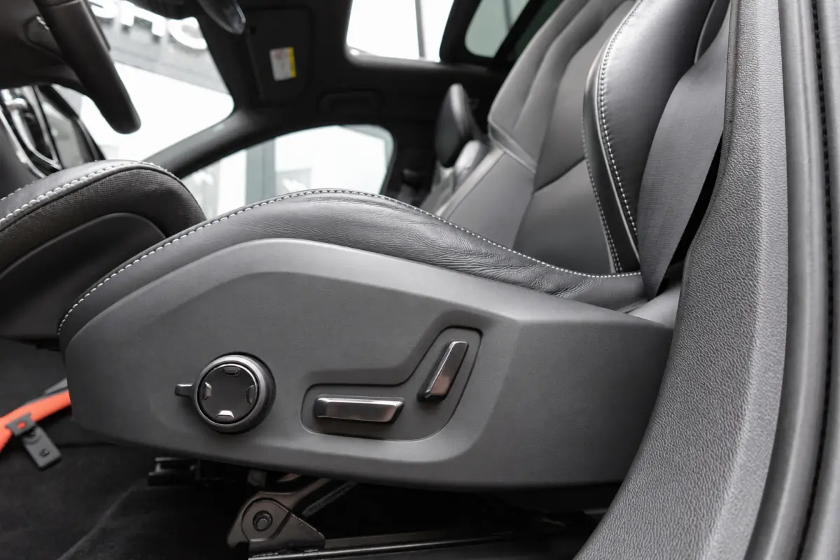2.0 T8 Twin Engine AWD R-Design PANO KEYLESS VOL'