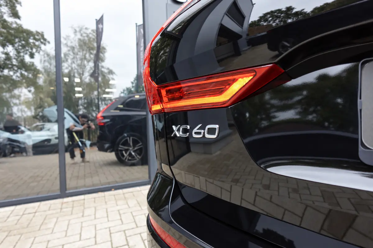 2.0 T8 Twin Engine AWD R-Design PANO KEYLESS VOL'