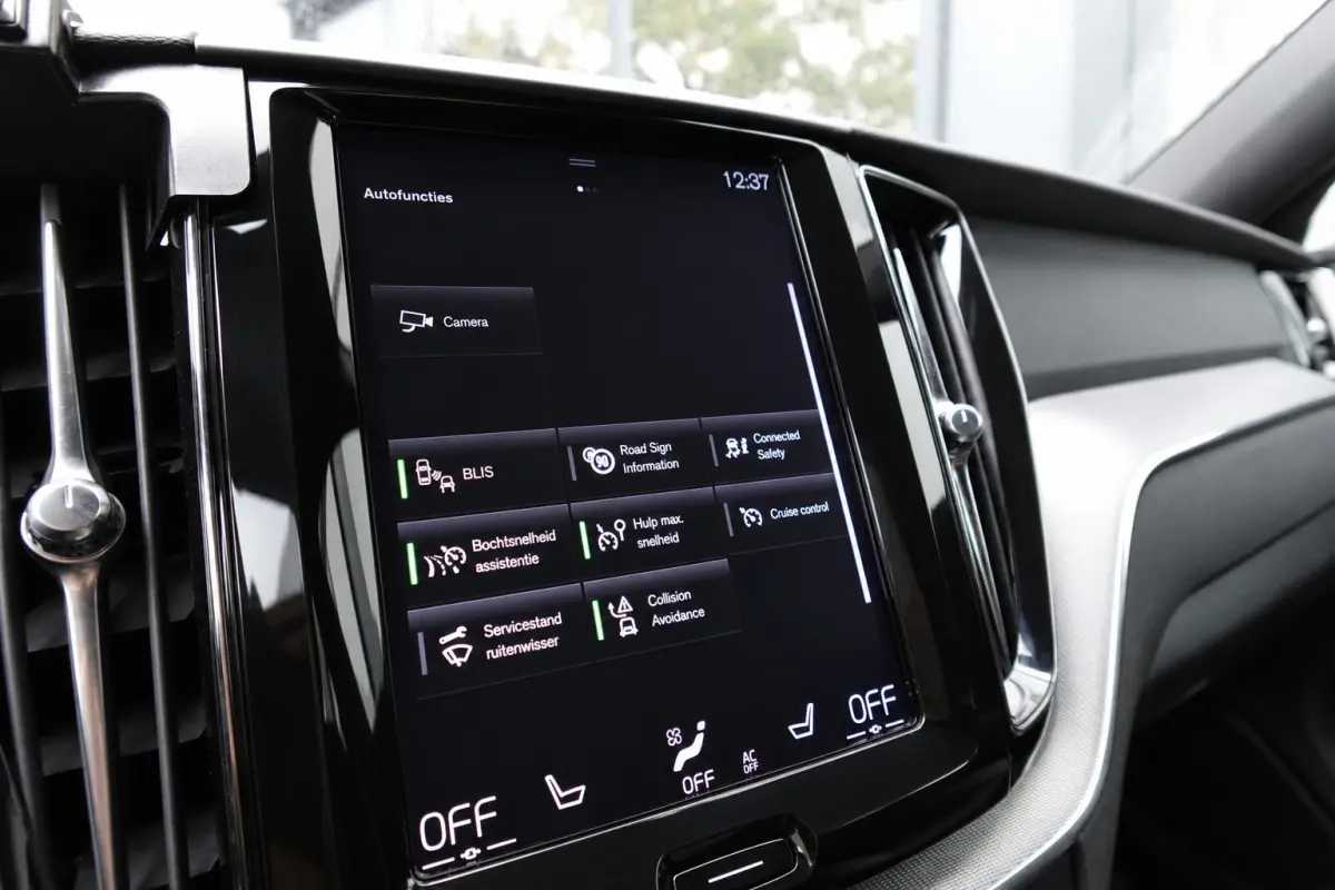 2.0 T8 Twin Engine AWD R-Design PANO KEYLESS VOL'