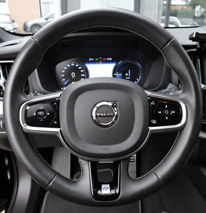 2.0 T8 Twin Engine AWD R-Design PANO KEYLESS VOL'