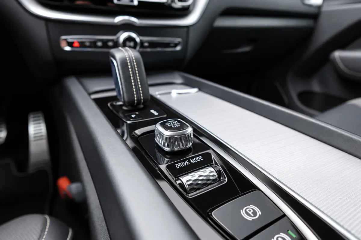 2.0 T8 Twin Engine AWD R-Design PANO KEYLESS VOL'