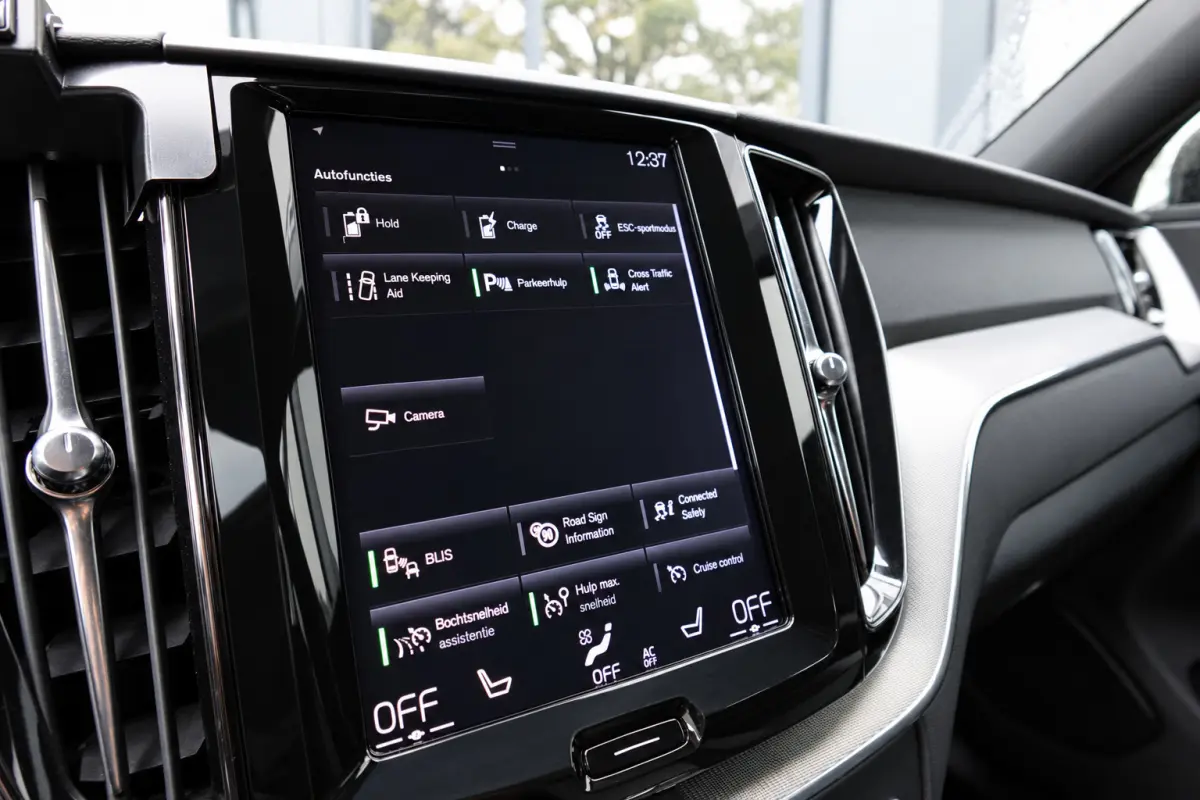 2.0 T8 Twin Engine AWD R-Design PANO KEYLESS VOL'