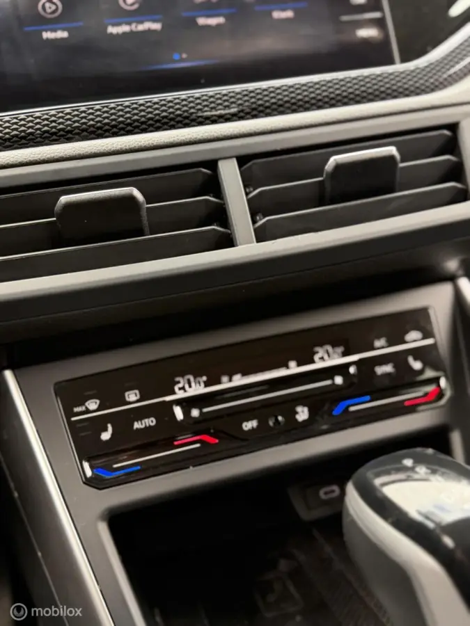 1.0 TSI DSG ACC CAMERA LANE CARPLAY LED