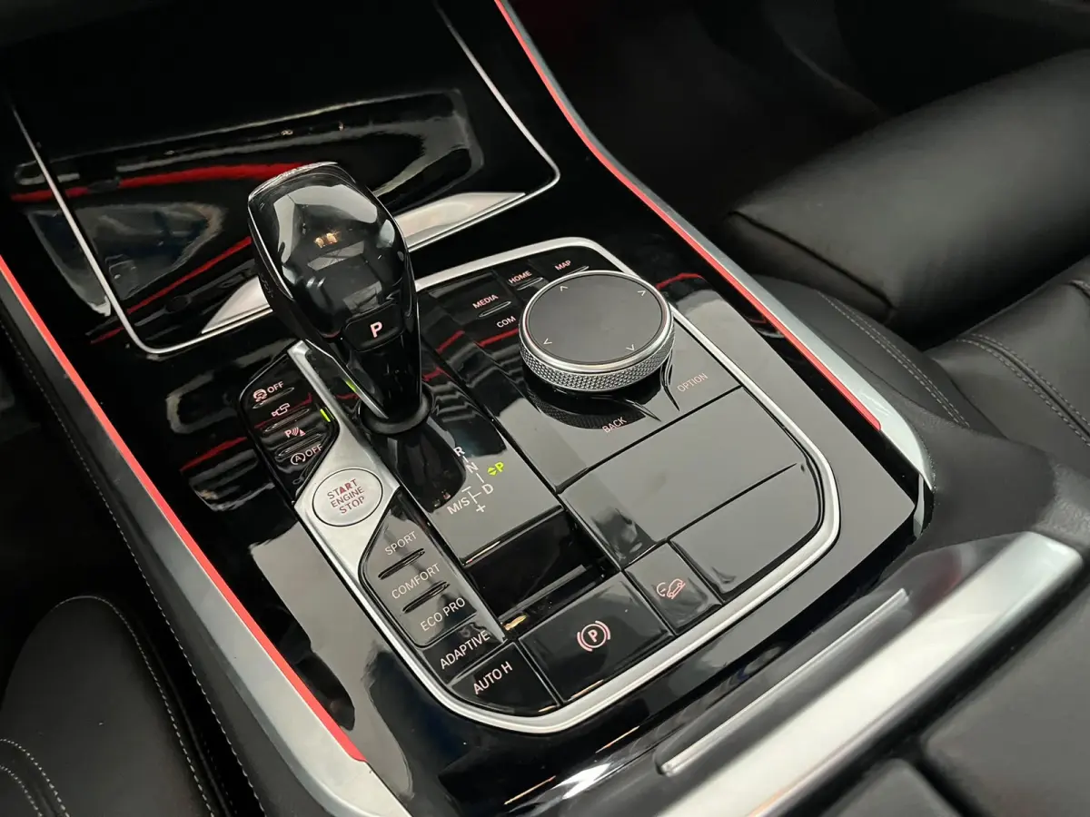 XDrive40i High Executive|HUD|SFEER|LASER|INRUIL MOGELIJK