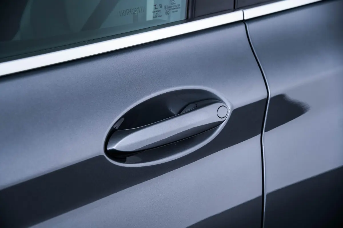 xDrive30e Sportstoelen - Parking Assistant - Active Guard - BMW Live Cockpit Plus - zwart hooggl. accent Perlglanz Chrome -