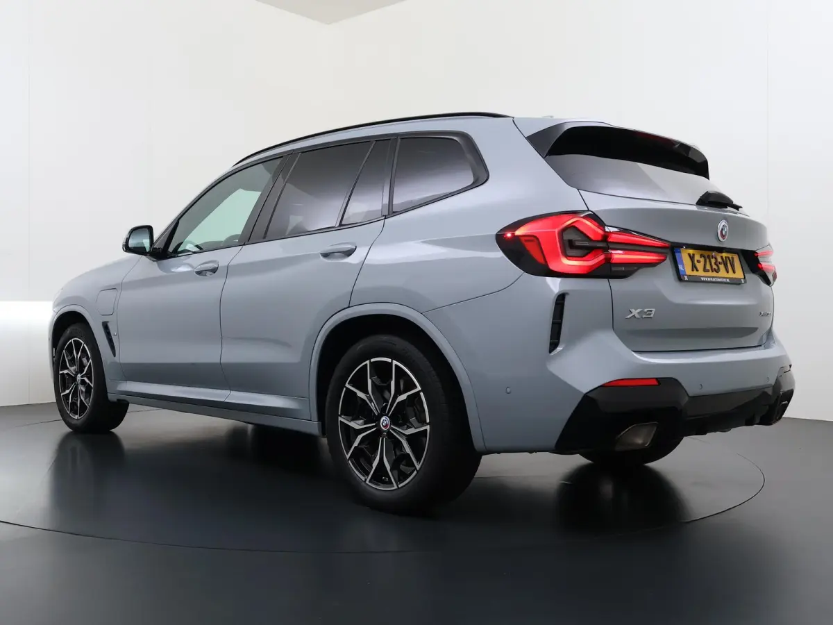 xDrive30e High Executive M SPORT | ELEKTRISCHE TREKHAAK| DEALER ONDERHOUDEN | 360 CAMERA | HEAD UP | LASER LED|  LEDER INCL. STOELVERWARMING | DRIVING ASS.  | RIJKLAARPRIJS incl. 12mnd BOVAG