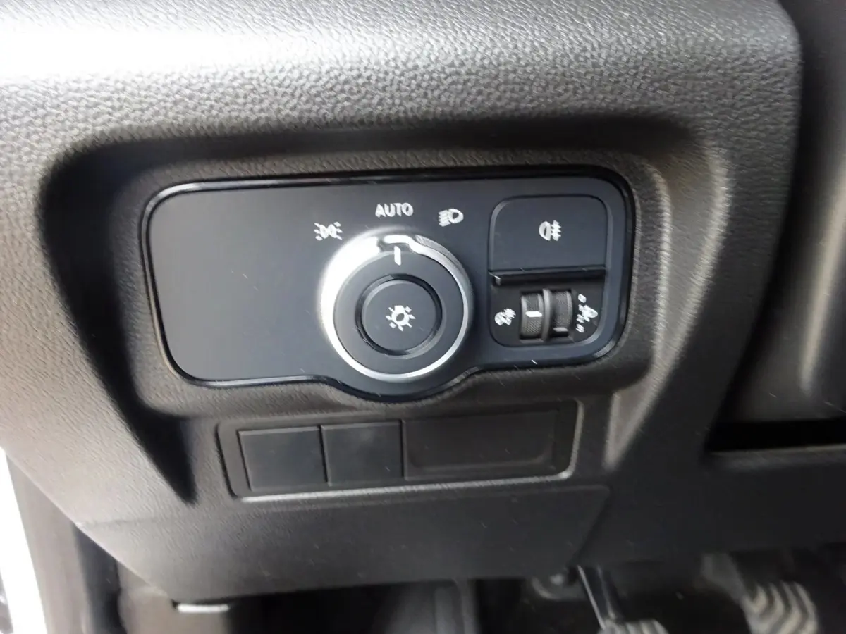 110 CDI L1 MBUX 2 x SCHUIFDEUR CRUISE PDC CAMERA NAVI