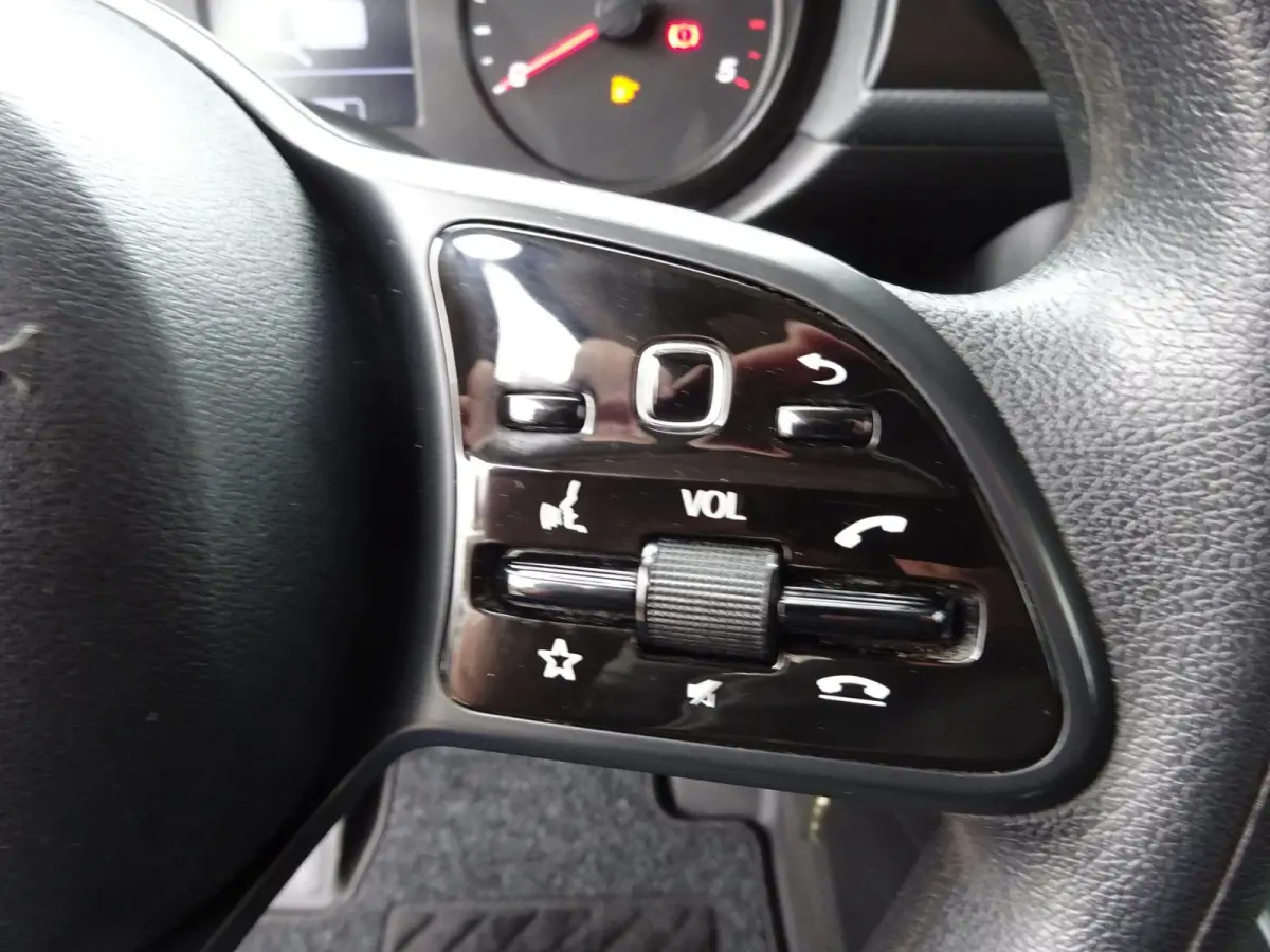 110 CDI L1 MBUX 2 x SCHUIFDEUR CRUISE PDC CAMERA NAVI