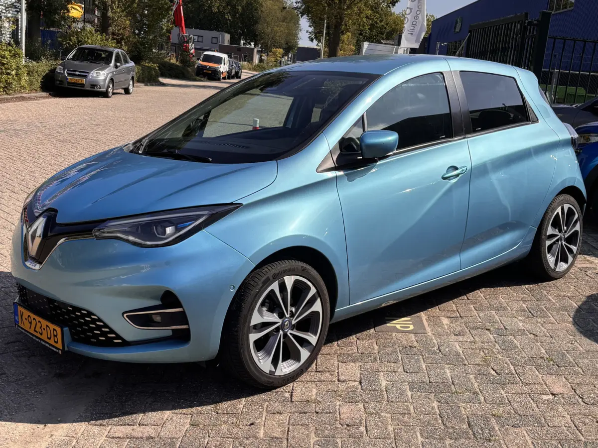R135 Intens 52 kWh incl. accu GARANTIE/KOOPACCU SOH 92%/CRUISE/CLIMA/CARPLAY/PARKEERSENS. V+A/CAMERA/LICHTMETAAL rijklaarprijs!