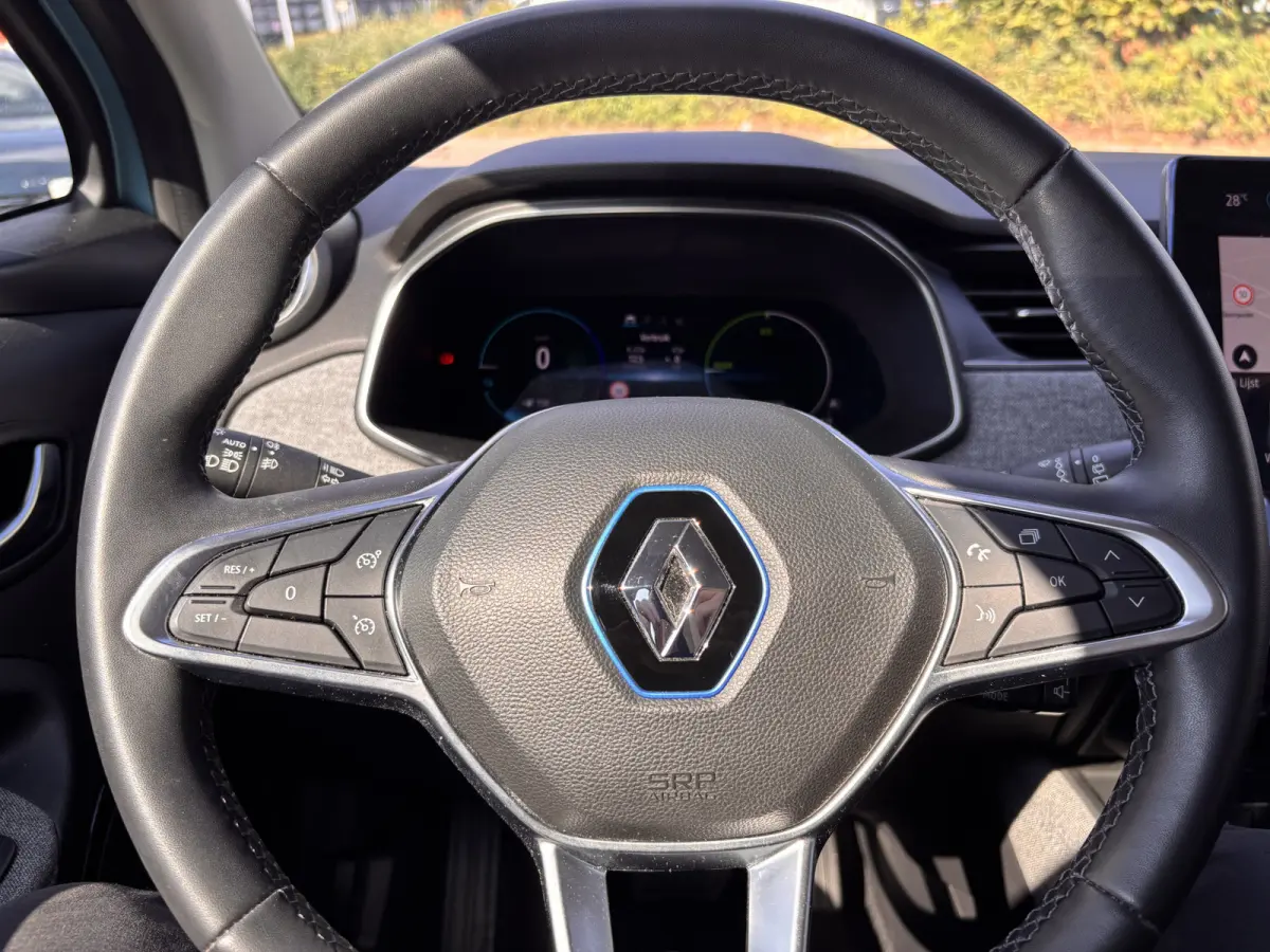 R135 Intens 52 kWh incl. accu GARANTIE/KOOPACCU SOH 92%/CRUISE/CLIMA/CARPLAY/PARKEERSENS. V+A/CAMERA/LICHTMETAAL rijklaarprijs!