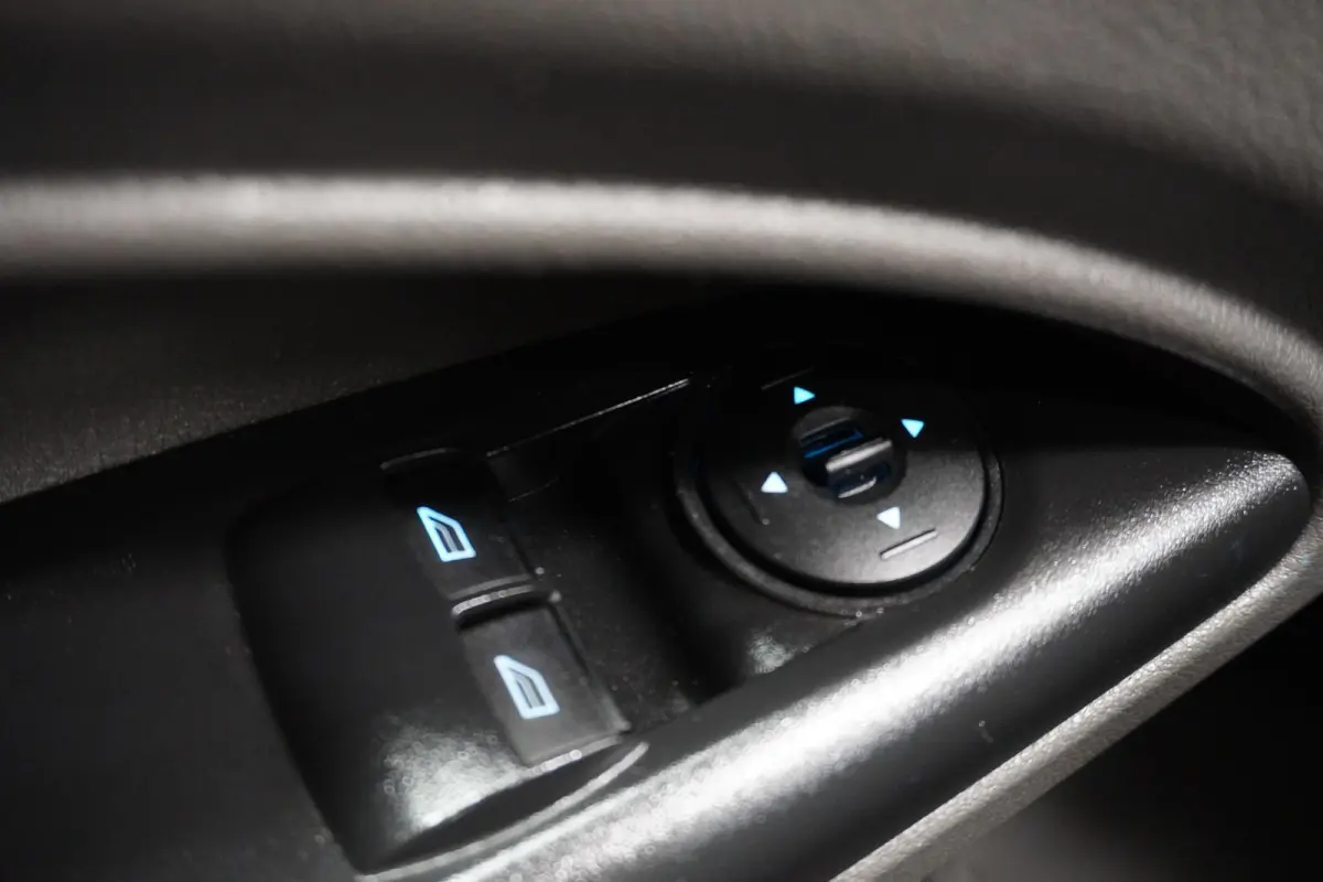 Limited 1.5 EcoBlue 100PK L2 EURO 6 - Airco - Navi - Cruise - €12.900,- Excl.