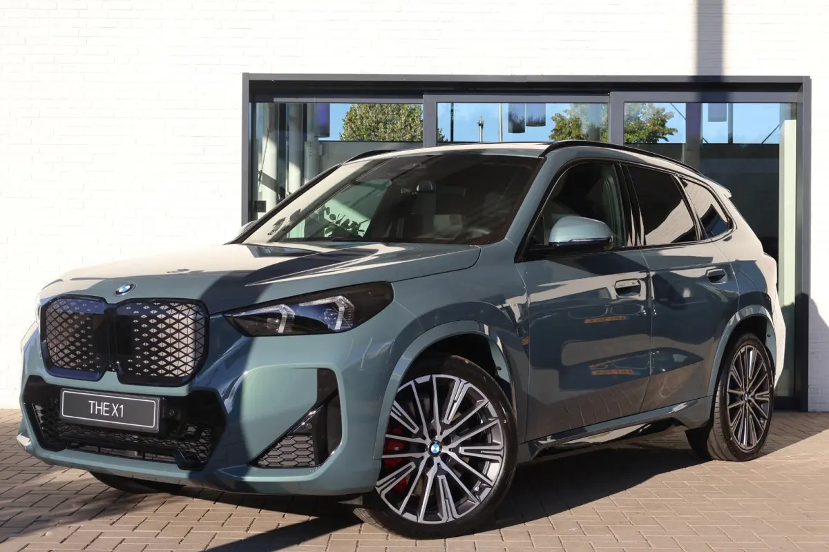 eDrive20 67 kWh | SOH 100% | M Sport Pro | Innovation Pack | Comfort Pack | Travel Pack | Harman Kardon | Panoramdak | Trekhaak