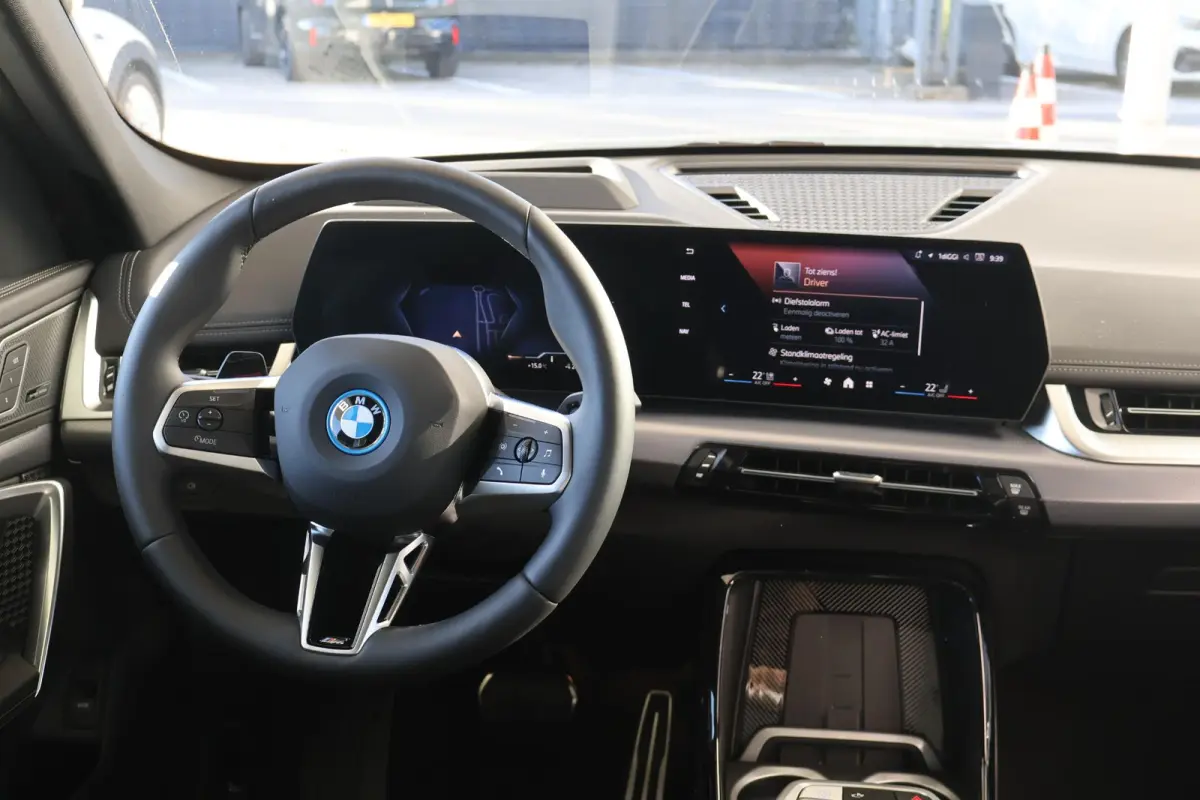 eDrive20 67 kWh | SOH 100% | M Sport Pro | Innovation Pack | Comfort Pack | Travel Pack | Harman Kardon | Panoramdak | Trekhaak
